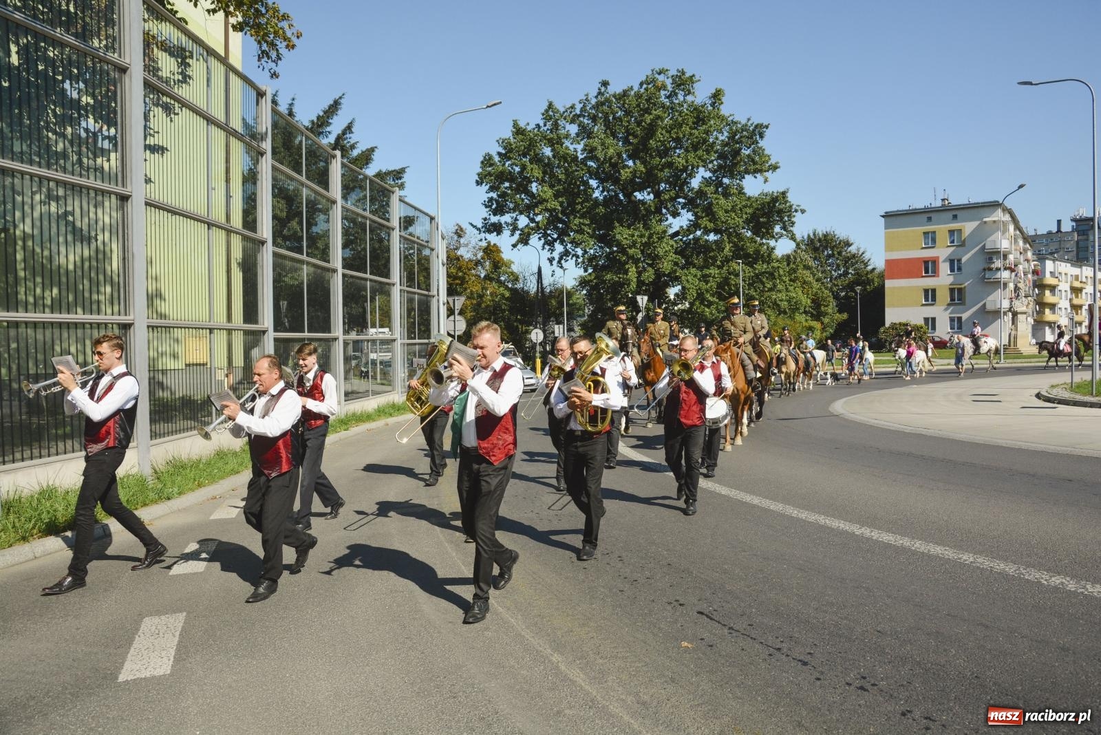 Zdjęcie w galerii na portalu naszraciborz.pl: Raciborski Hubertus. Parada konna przez miasto [FOTO i WIDEO] wiadomości z regionu