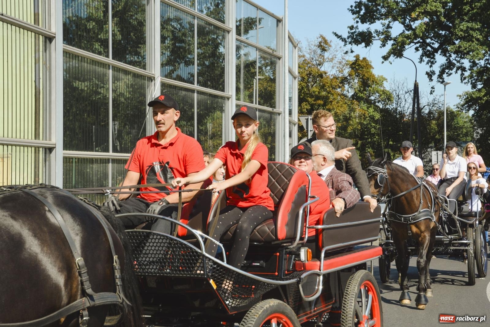 Zdjęcie w galerii na portalu naszraciborz.pl: Raciborski Hubertus. Parada konna przez miasto [FOTO i WIDEO] wiadomości z regionu