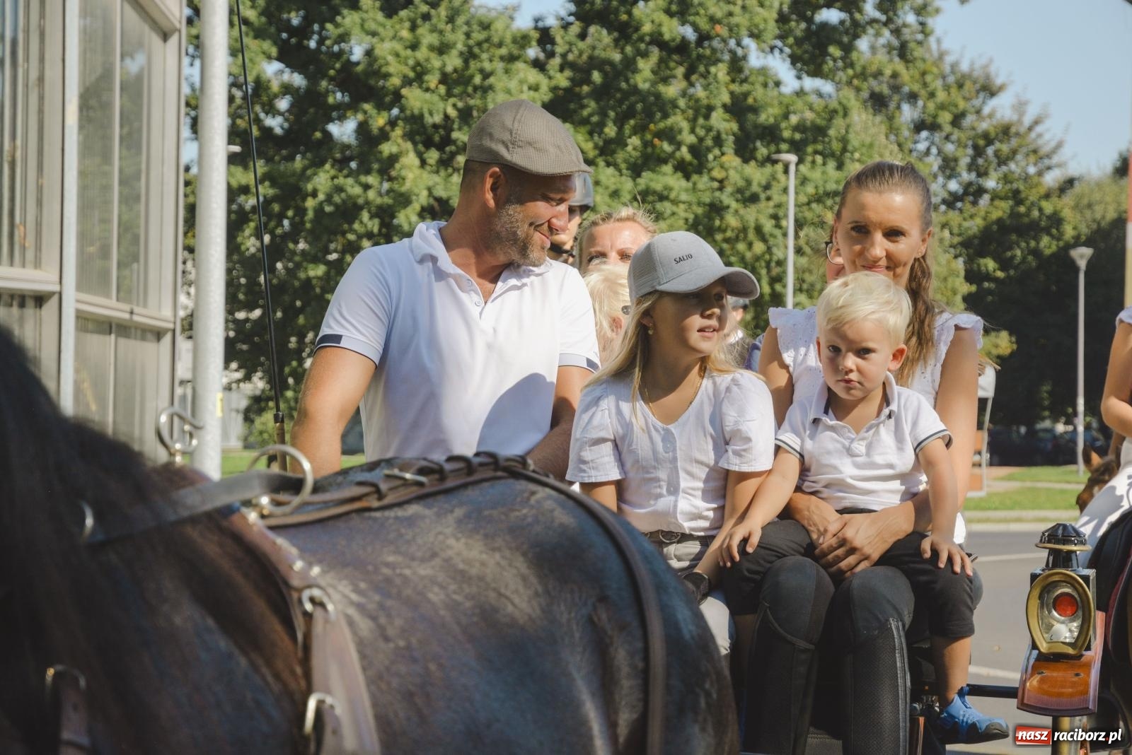 Zdjęcie w galerii na portalu naszraciborz.pl: Raciborski Hubertus. Parada konna przez miasto [FOTO i WIDEO] wiadomości z regionu