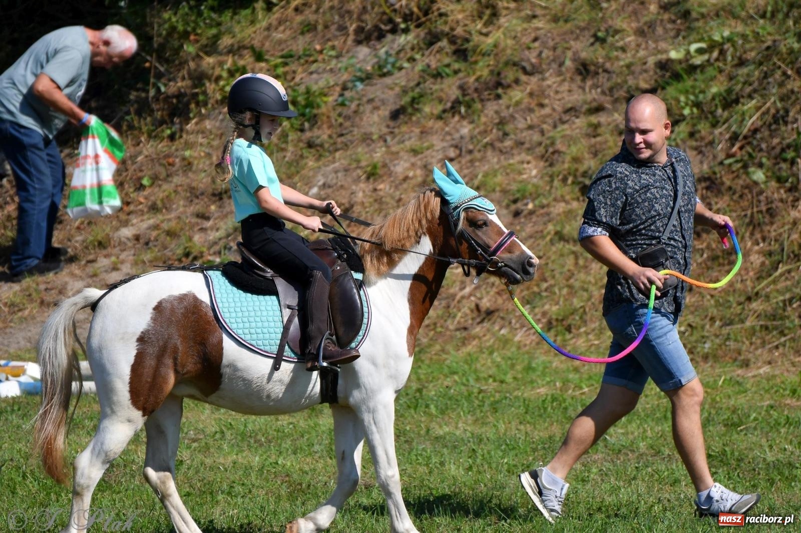 Zdjęcie w galerii na portalu naszraciborz.pl: Raciborski Hubertus. Parada konna przez miasto [FOTO i WIDEO] wiadomości z regionu