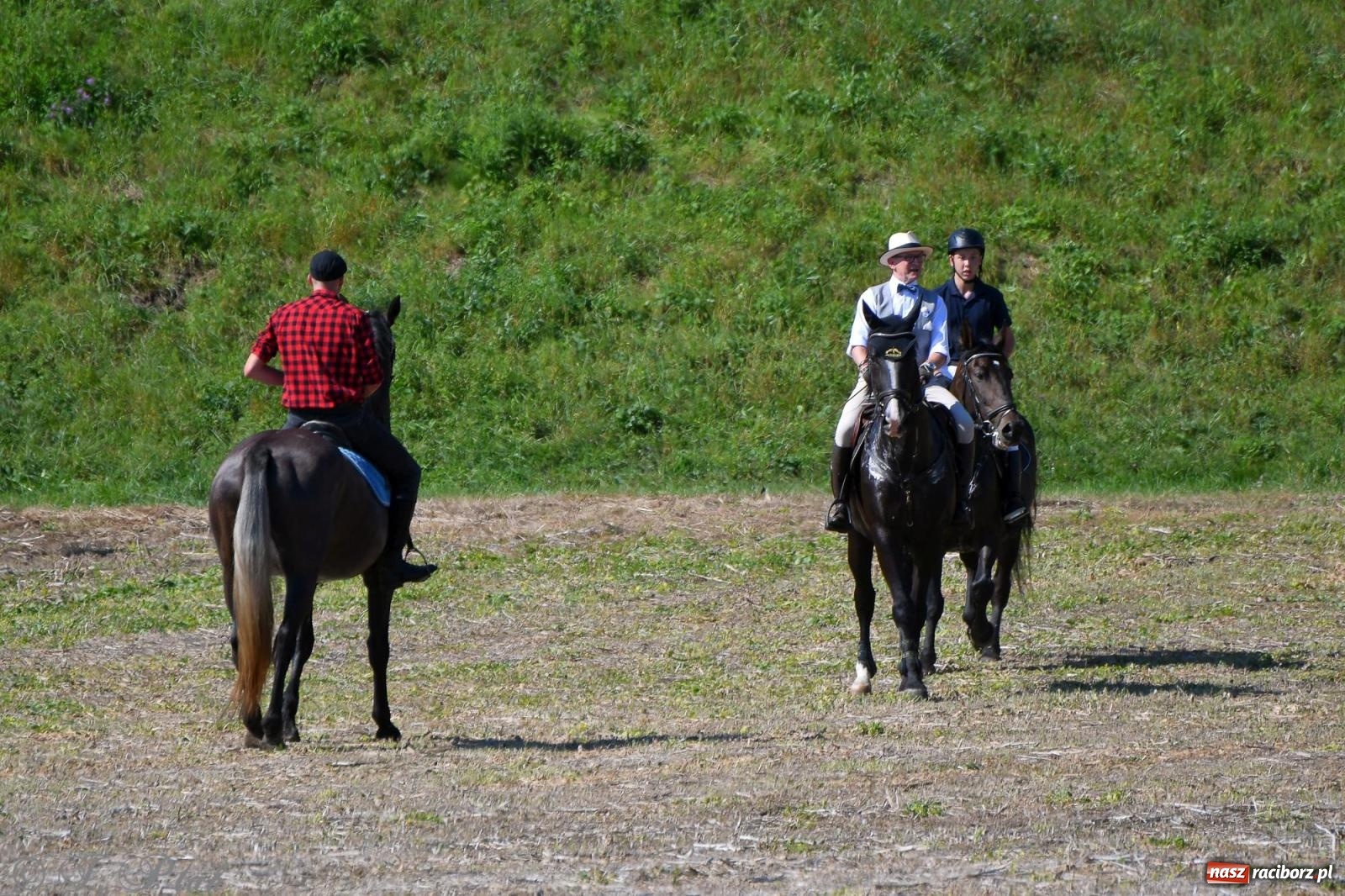 Zdjęcie w galerii na portalu naszraciborz.pl: Raciborski Hubertus. Parada konna przez miasto [FOTO i WIDEO] wiadomości z regionu