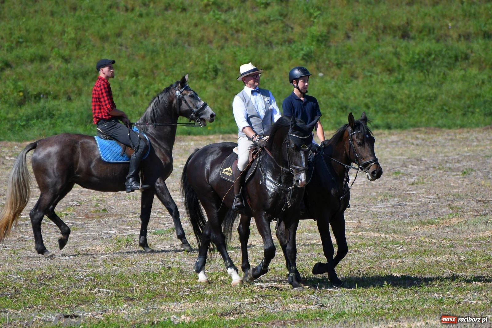 Zdjęcie w galerii na portalu naszraciborz.pl: Raciborski Hubertus. Parada konna przez miasto [FOTO i WIDEO] wiadomości z regionu