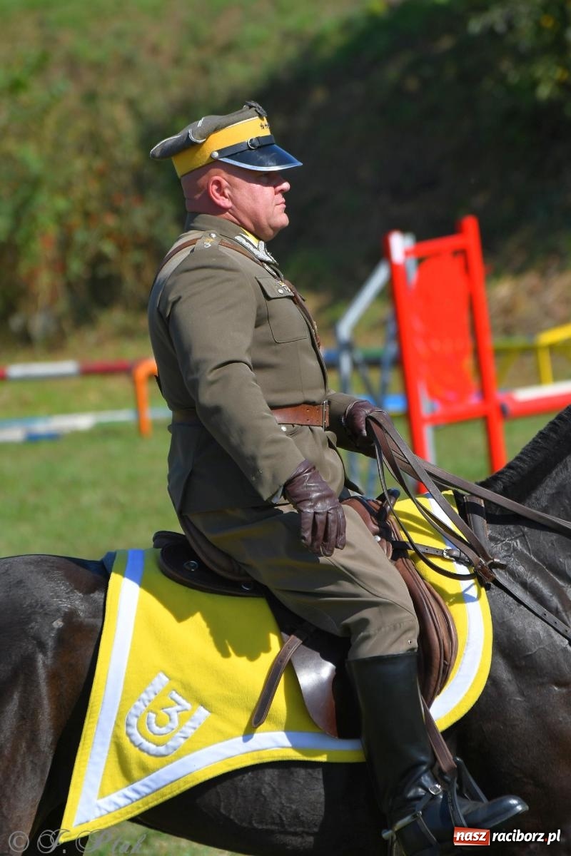 Zdjęcie w galerii na portalu naszraciborz.pl: Raciborski Hubertus. Parada konna przez miasto [FOTO i WIDEO] wiadomości z regionu
