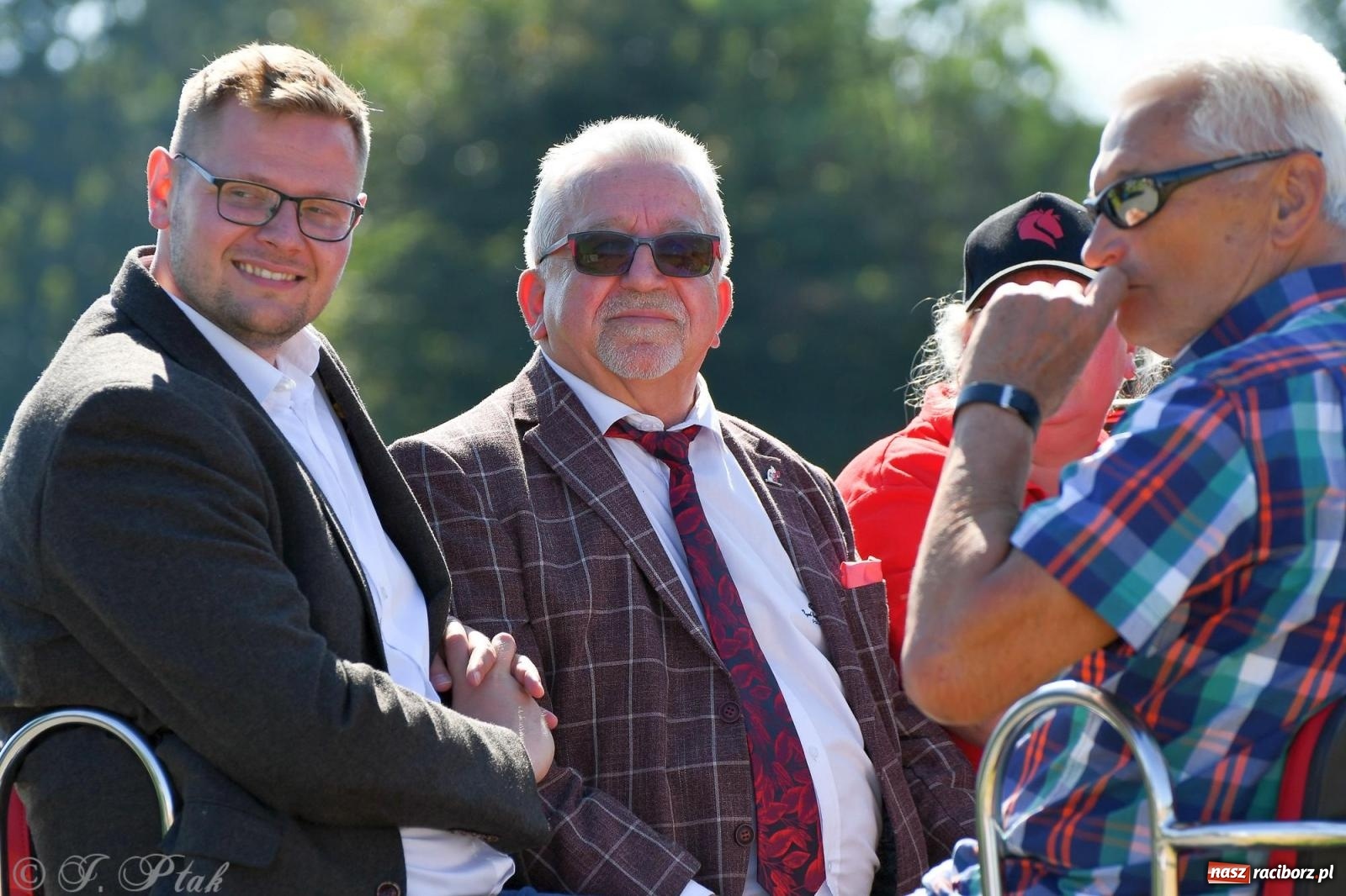 Zdjęcie w galerii na portalu naszraciborz.pl: Raciborski Hubertus. Parada konna przez miasto [FOTO i WIDEO] wiadomości z regionu