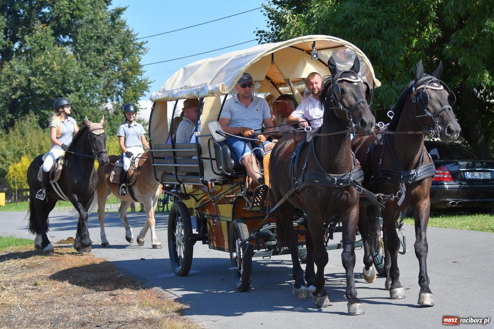Zdjęcie w galerii na portalu naszraciborz.pl: Raciborski Hubertus. Parada konna przez miasto [FOTO i WIDEO] wiadomości z regionu