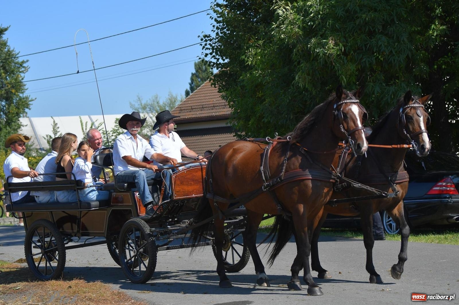 Zdjęcie w galerii na portalu naszraciborz.pl: Raciborski Hubertus. Parada konna przez miasto [FOTO i WIDEO] wiadomości z regionu