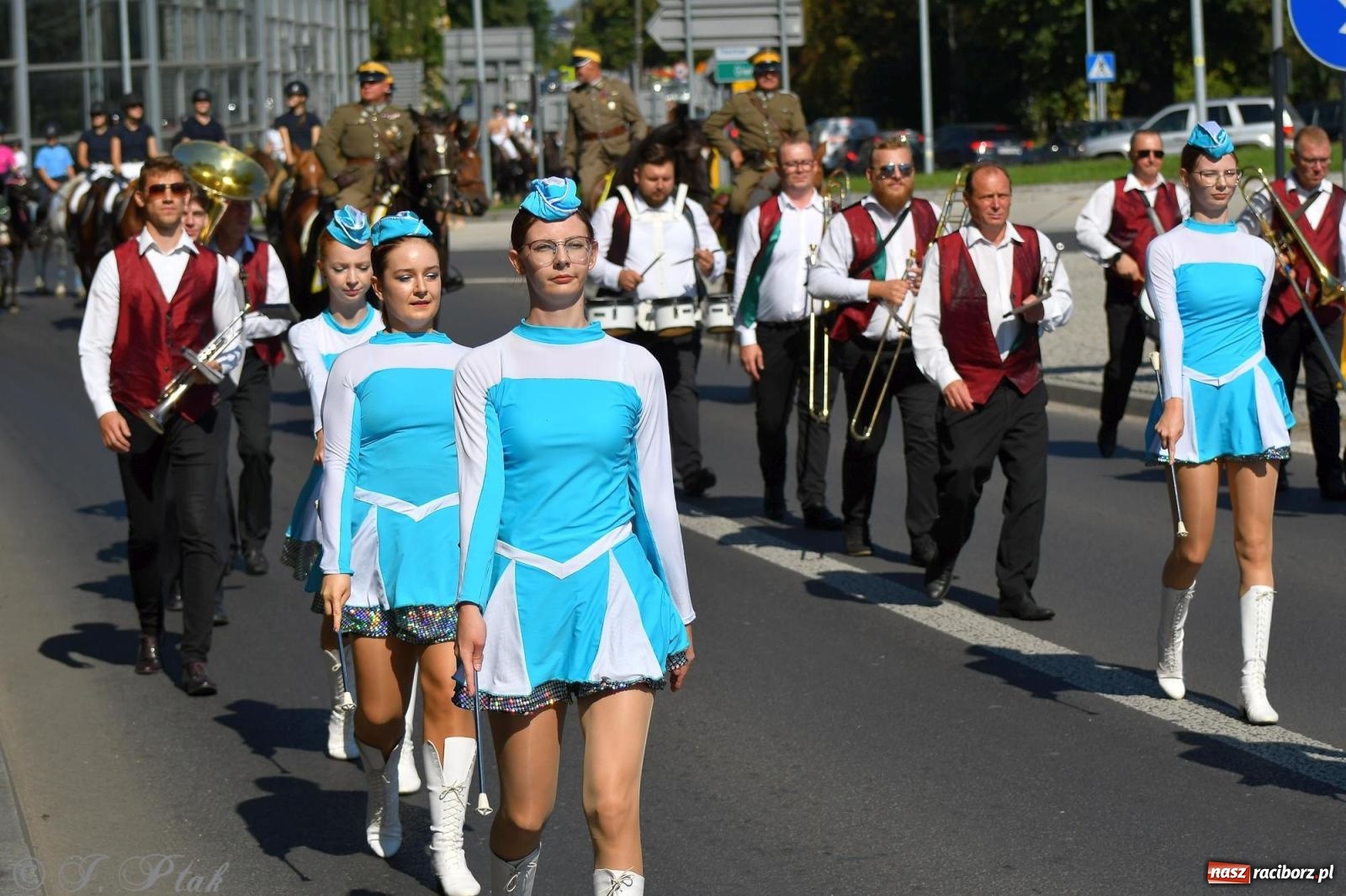 Zdjęcie w galerii na portalu naszraciborz.pl: Raciborski Hubertus. Parada konna przez miasto [FOTO i WIDEO] wiadomości z regionu