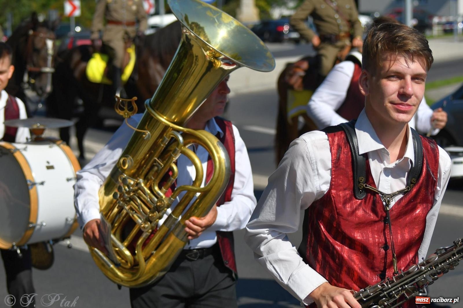 Zdjęcie w galerii na portalu naszraciborz.pl: Raciborski Hubertus. Parada konna przez miasto [FOTO i WIDEO] wiadomości z regionu