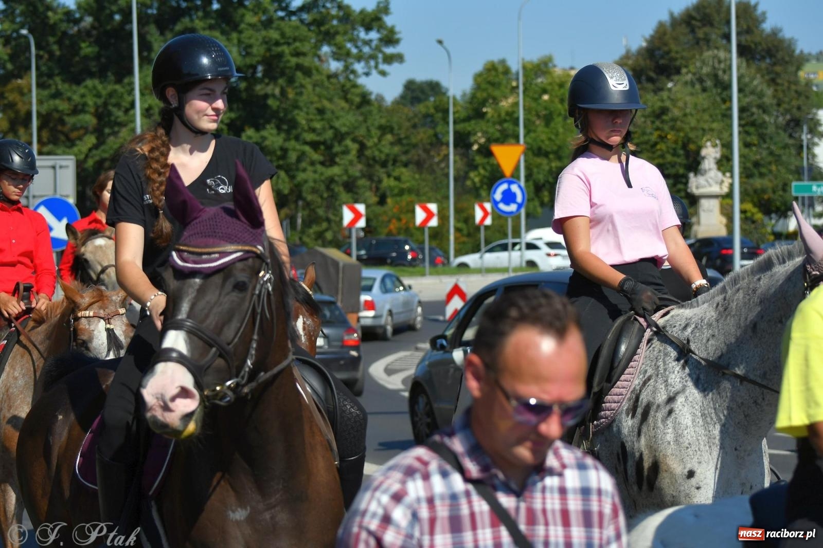 Zdjęcie w galerii na portalu naszraciborz.pl: Raciborski Hubertus. Parada konna przez miasto [FOTO i WIDEO] wiadomości z regionu