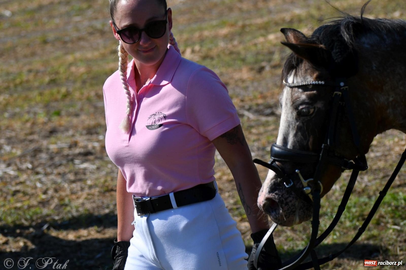 Zdjęcie w galerii na portalu naszraciborz.pl: Raciborski Hubertus. Parada konna przez miasto [FOTO i WIDEO] wiadomości z regionu