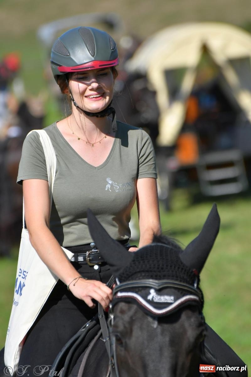 Zdjęcie w galerii na portalu naszraciborz.pl: Raciborski Hubertus. Parada konna przez miasto [FOTO i WIDEO] wiadomości z regionu