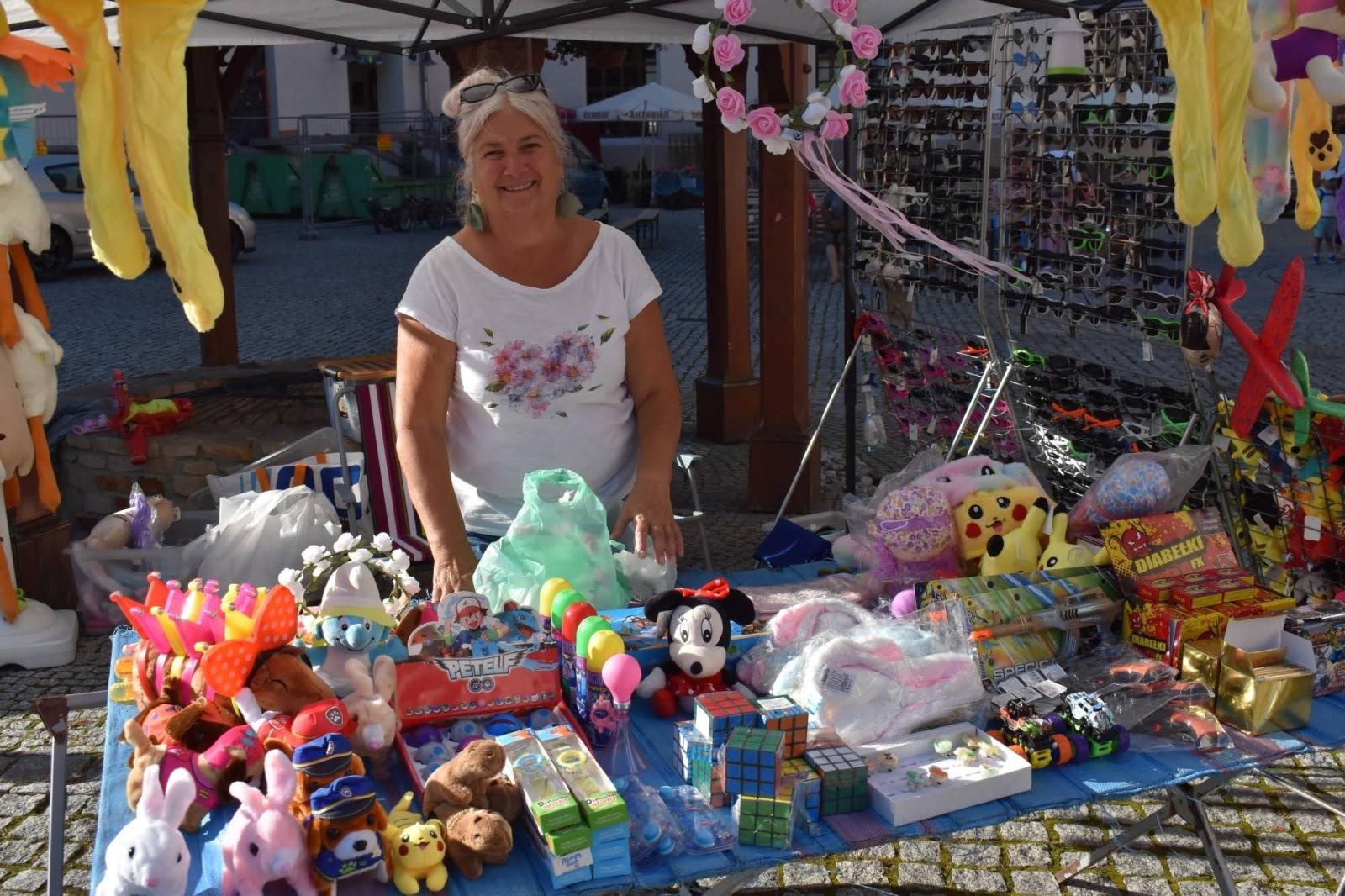 Zdjęcie w galerii na portalu naszraciborz.pl: Koła zainteresowań działające przy Młodzieżowym Domu Kultury zaprezentowały się na raciborskim zamku wiadomości z regionu
