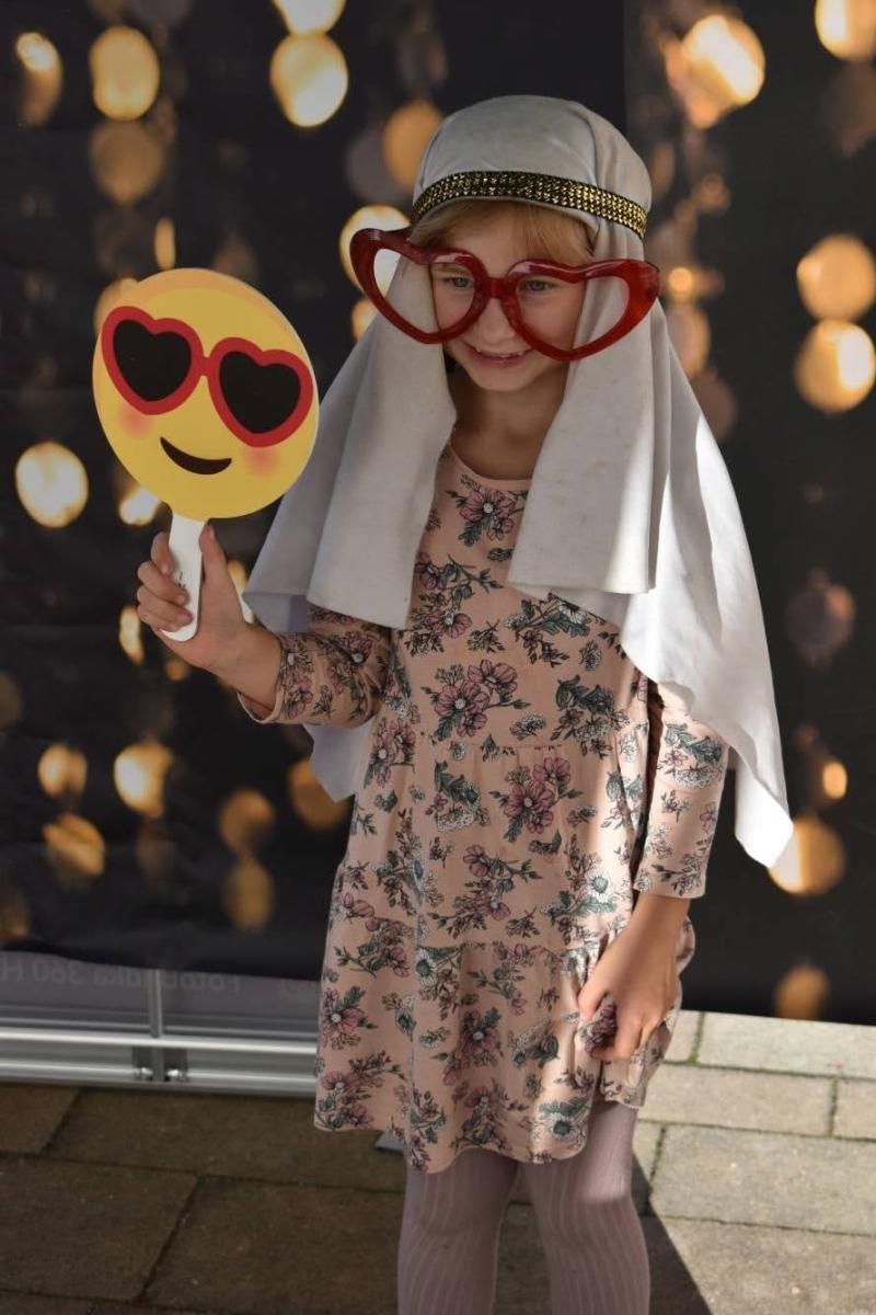 Zdjęcie w galerii na portalu naszraciborz.pl: Koła zainteresowań działające przy Młodzieżowym Domu Kultury zaprezentowały się na raciborskim zamku wiadomości z regionu