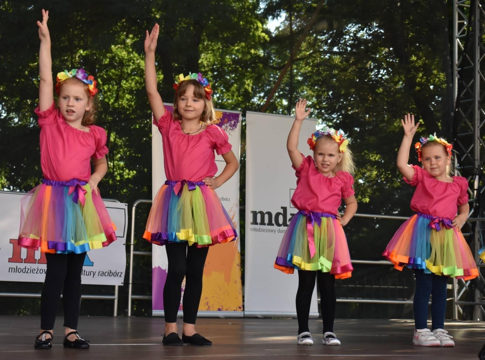 Zdjęcie w galerii na portalu naszraciborz.pl: Koła zainteresowań działające przy Młodzieżowym Domu Kultury zaprezentowały się na raciborskim zamku wiadomości z regionu