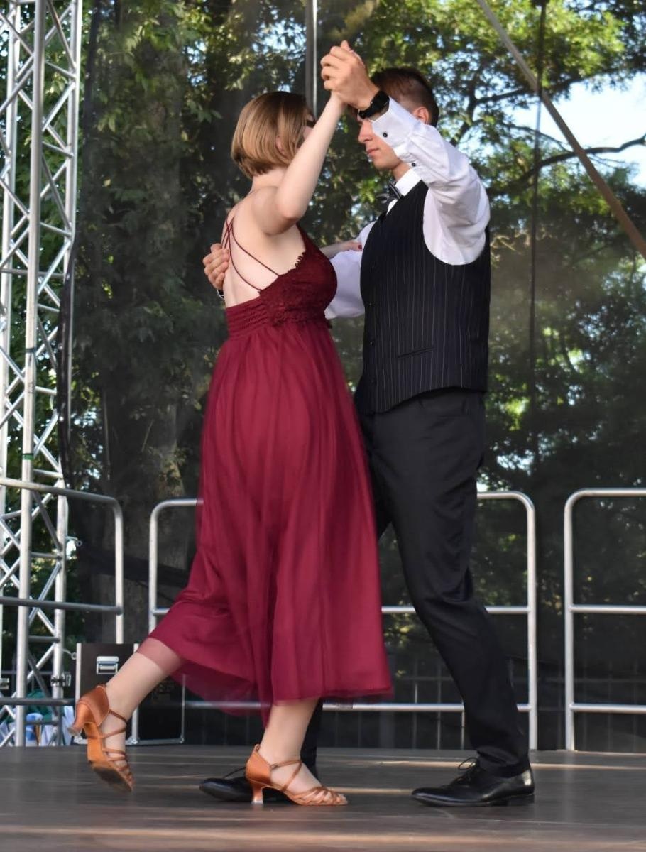 Zdjęcie w galerii na portalu naszraciborz.pl: Koła zainteresowań działające przy Młodzieżowym Domu Kultury zaprezentowały się na raciborskim zamku wiadomości z regionu