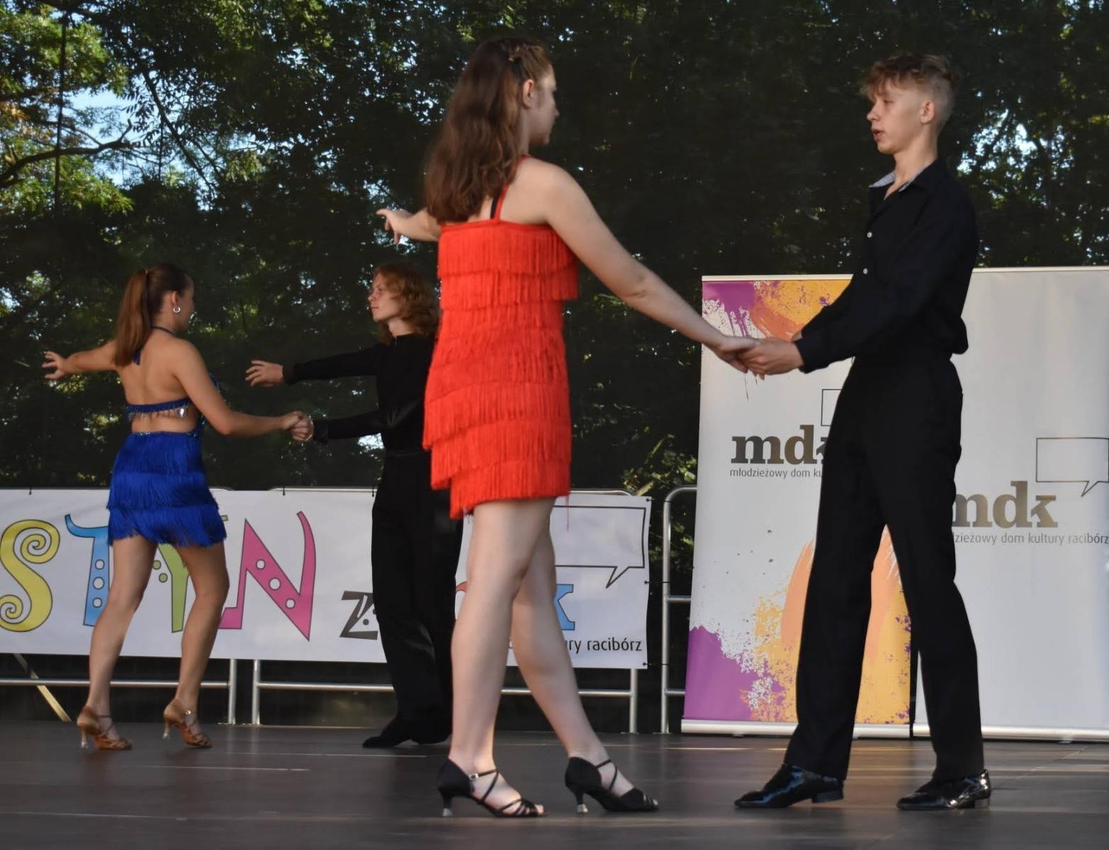 Zdjęcie w galerii na portalu naszraciborz.pl: Koła zainteresowań działające przy Młodzieżowym Domu Kultury zaprezentowały się na raciborskim zamku wiadomości z regionu