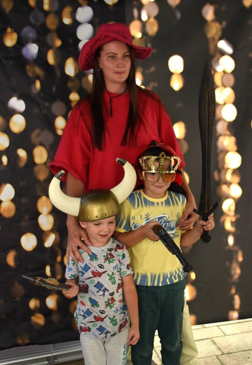 Zdjęcie w galerii na portalu naszraciborz.pl: Koła zainteresowań działające przy Młodzieżowym Domu Kultury zaprezentowały się na raciborskim zamku wiadomości z regionu