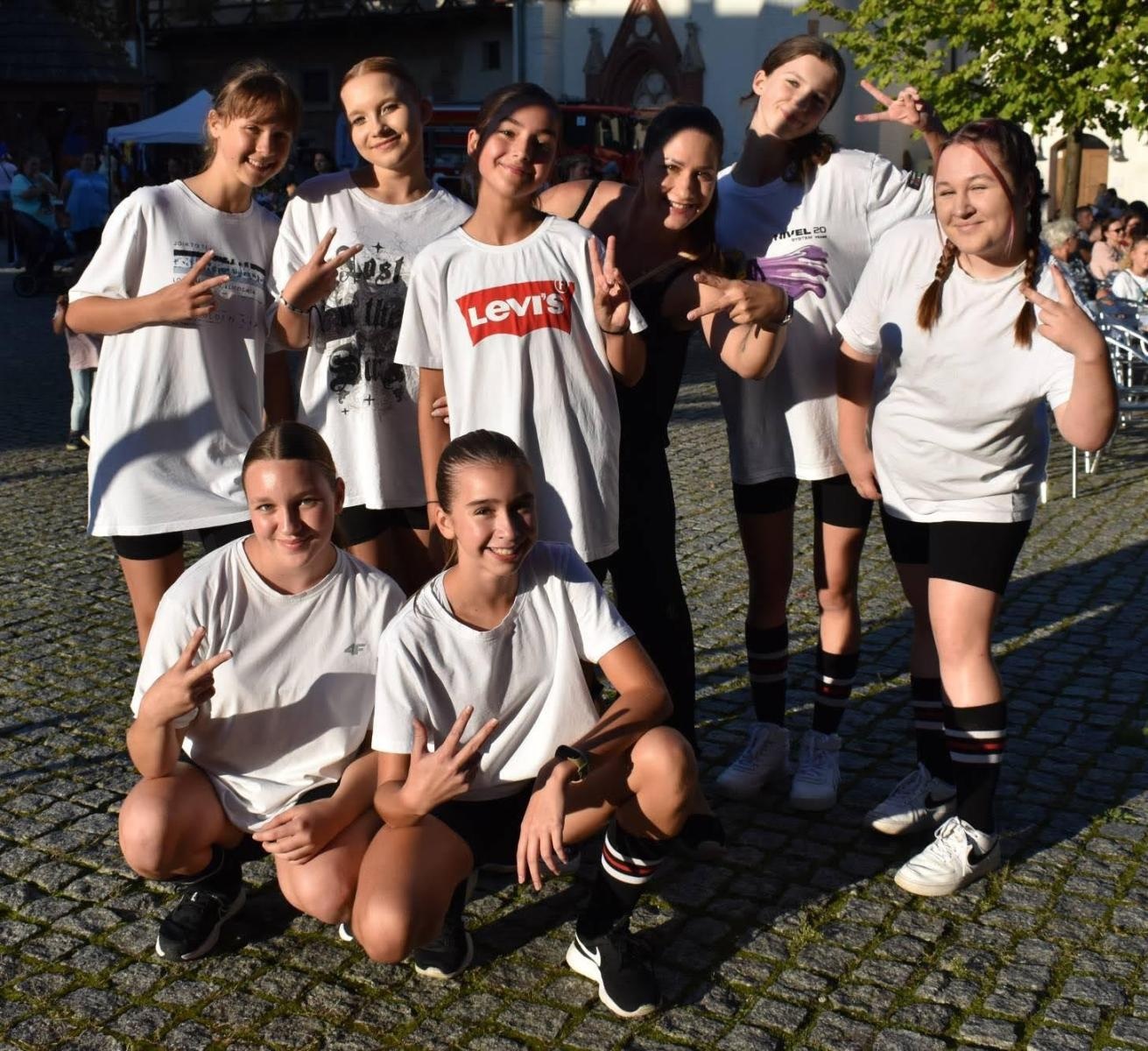 Zdjęcie w galerii na portalu naszraciborz.pl: Koła zainteresowań działające przy Młodzieżowym Domu Kultury zaprezentowały się na raciborskim zamku wiadomości z regionu