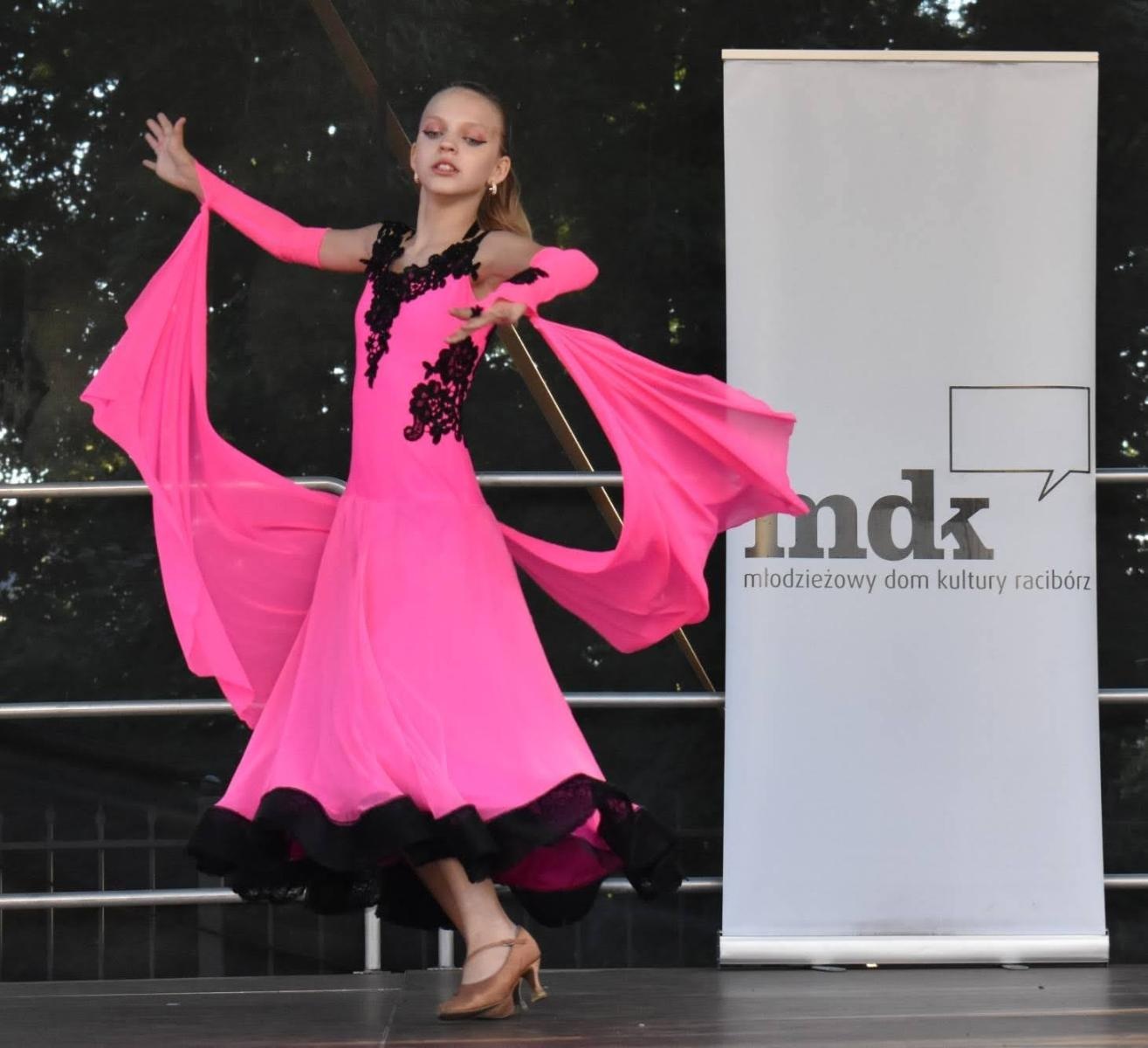 Zdjęcie w galerii na portalu naszraciborz.pl: Koła zainteresowań działające przy Młodzieżowym Domu Kultury zaprezentowały się na raciborskim zamku wiadomości z regionu