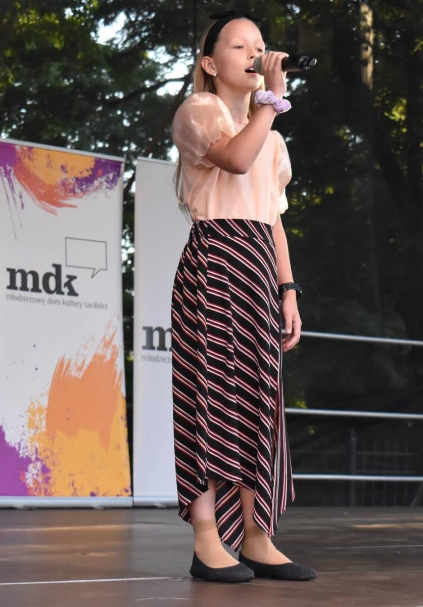 Zdjęcie w galerii na portalu naszraciborz.pl: Koła zainteresowań działające przy Młodzieżowym Domu Kultury zaprezentowały się na raciborskim zamku wiadomości z regionu