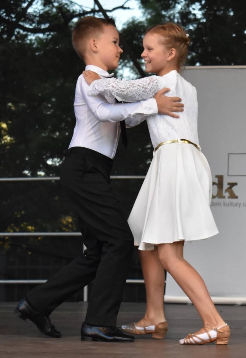 Zdjęcie w galerii na portalu naszraciborz.pl: Koła zainteresowań działające przy Młodzieżowym Domu Kultury zaprezentowały się na raciborskim zamku wiadomości z regionu