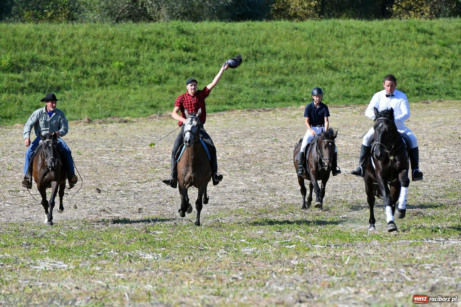 Zdjęcie w galerii na portalu naszraciborz.pl: Raciborski Hubertus - pogoń za lisem wiadomości z regionu