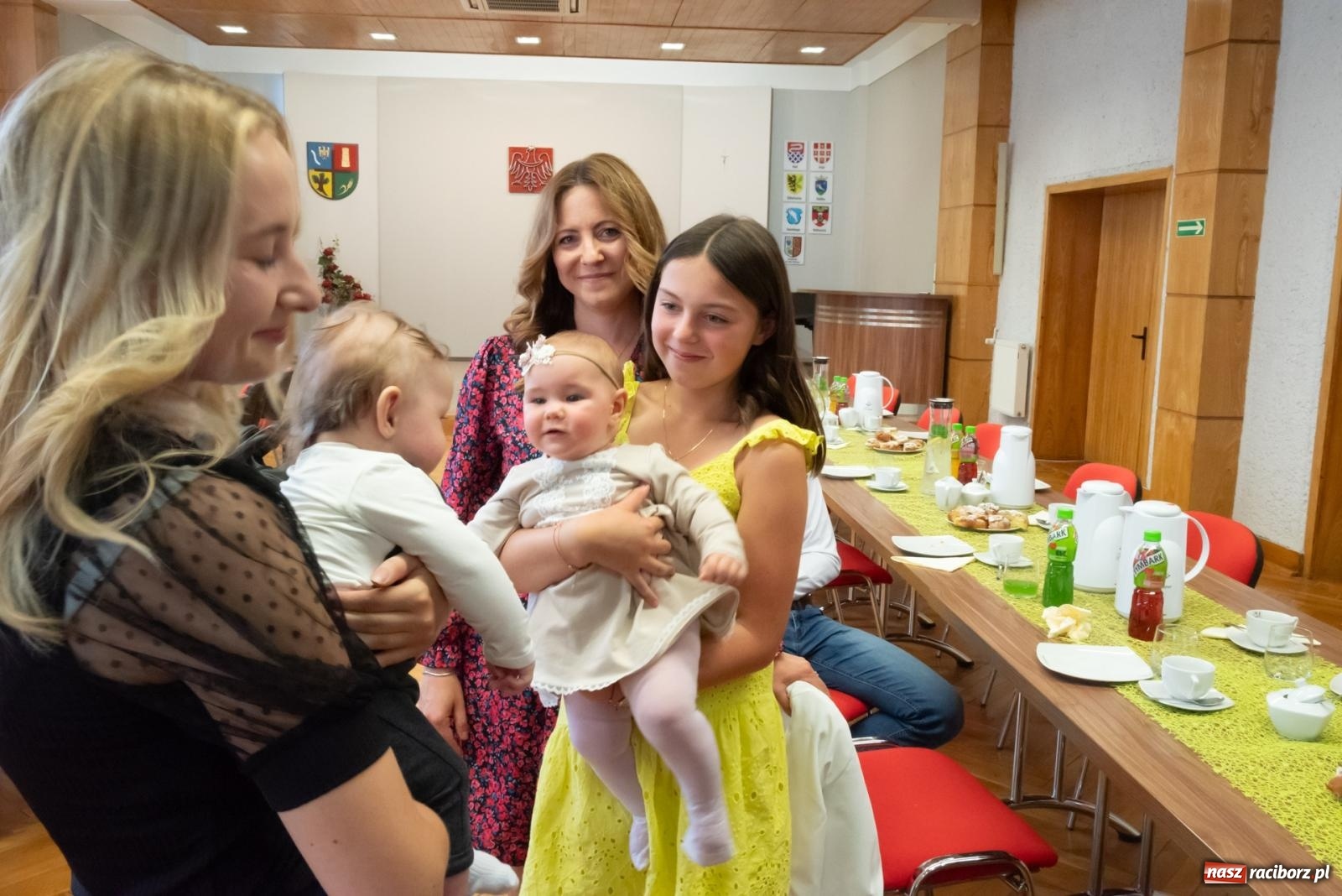 Zdjęcie w galerii na portalu naszraciborz.pl: W Krzyżanowicach przywitano najmłodszych mieszkańców gminy wiadomości z regionu