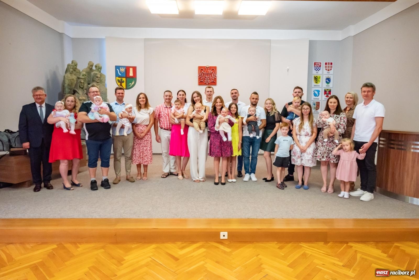 Zdjęcie w galerii na portalu naszraciborz.pl: W Krzyżanowicach przywitano najmłodszych mieszkańców gminy wiadomości z regionu