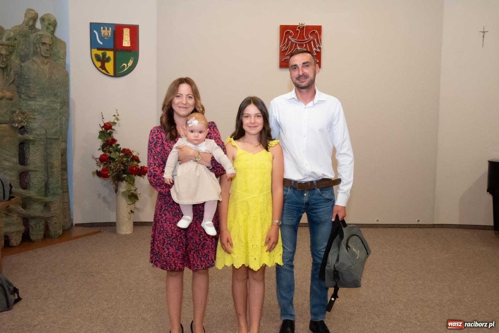 Zdjęcie w galerii na portalu naszraciborz.pl: W Krzyżanowicach przywitano najmłodszych mieszkańców gminy wiadomości z regionu