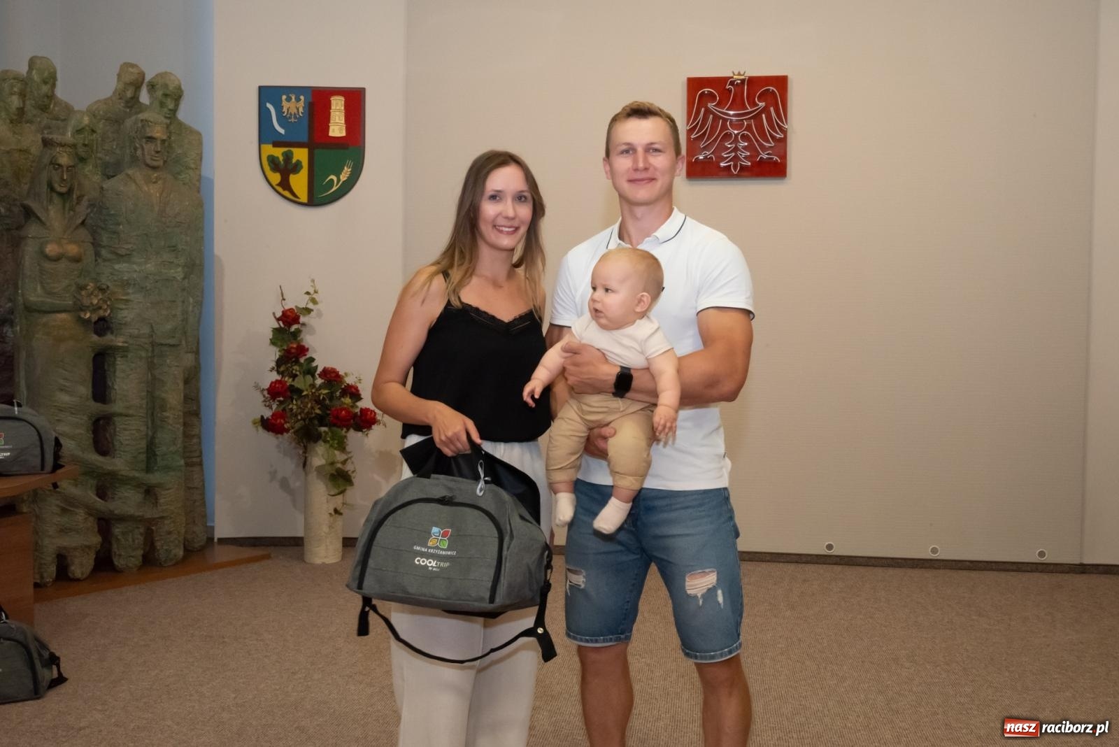 Zdjęcie w galerii na portalu naszraciborz.pl: W Krzyżanowicach przywitano najmłodszych mieszkańców gminy wiadomości z regionu