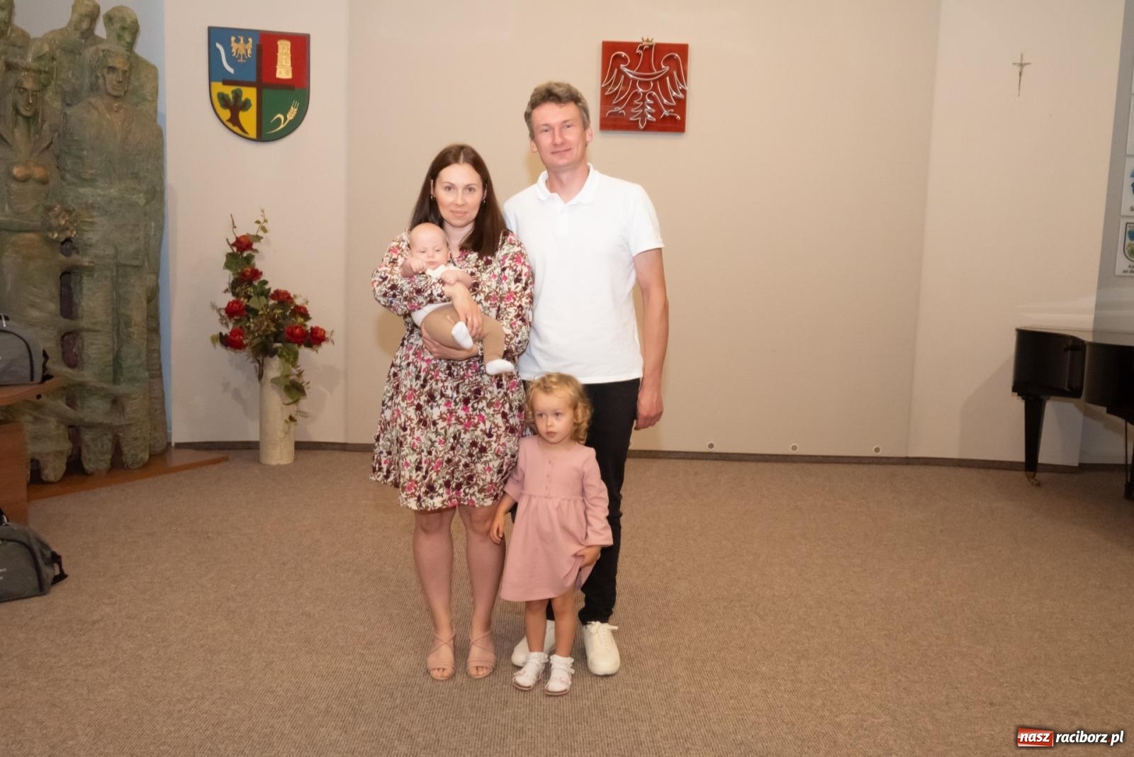 Zdjęcie w galerii na portalu naszraciborz.pl: W Krzyżanowicach przywitano najmłodszych mieszkańców gminy wiadomości z regionu