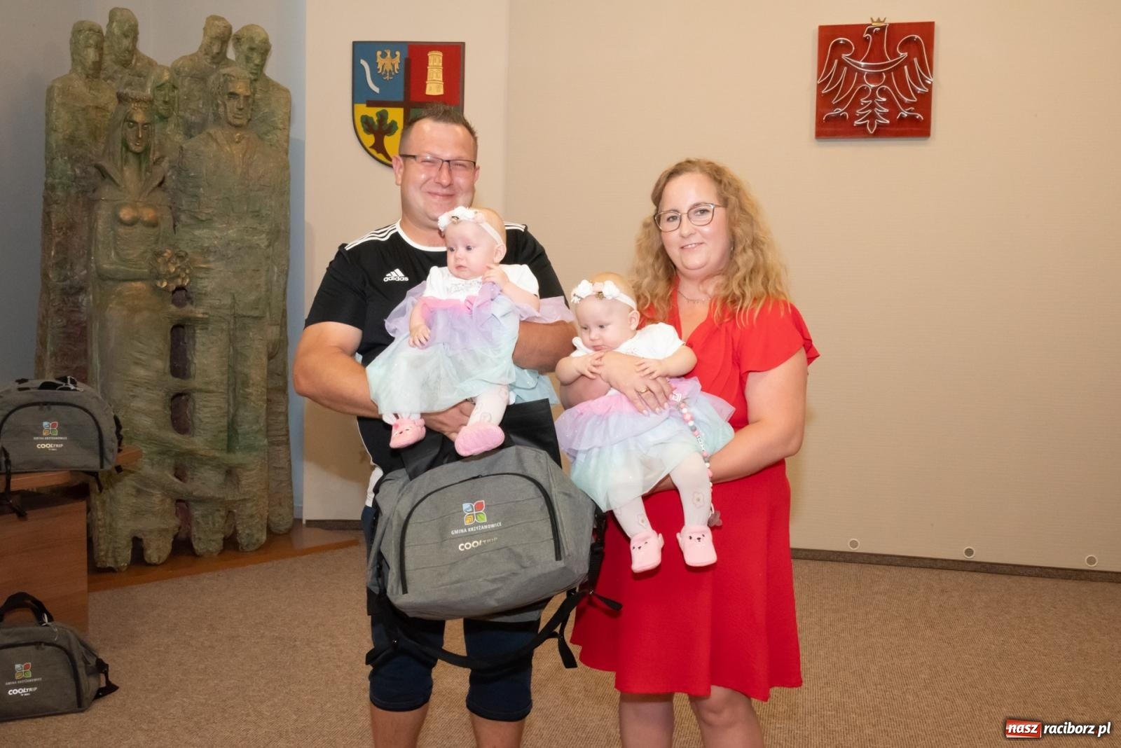 Zdjęcie w galerii na portalu naszraciborz.pl: W Krzyżanowicach przywitano najmłodszych mieszkańców gminy wiadomości z regionu