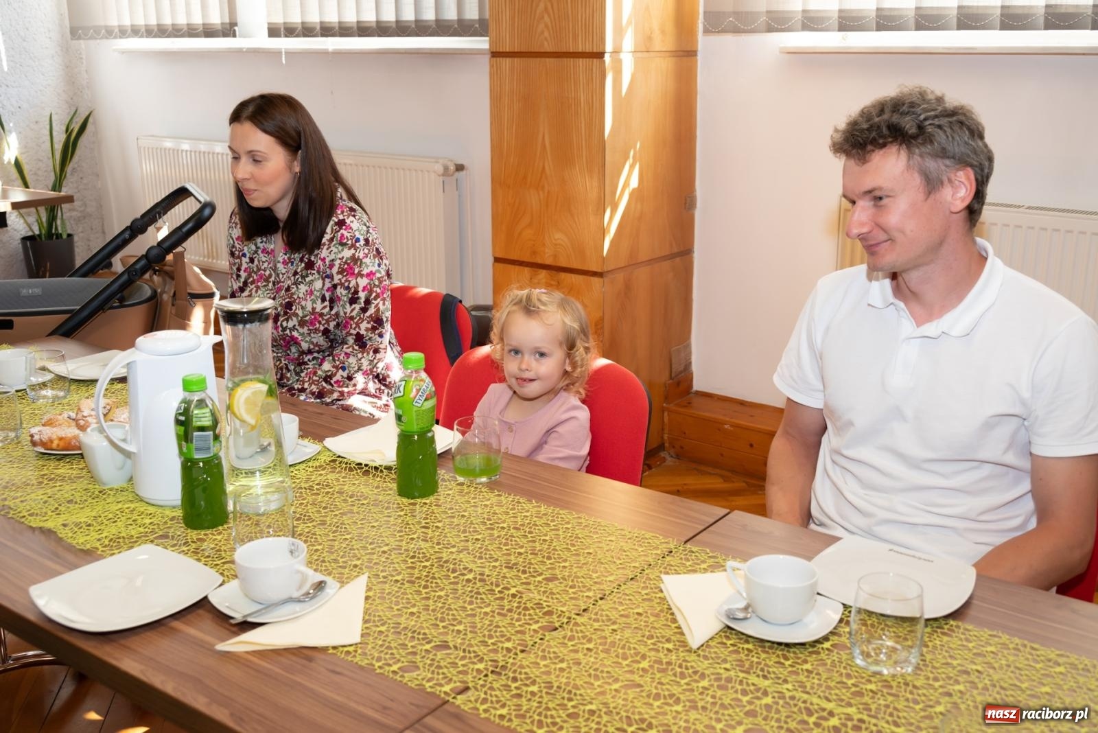 Zdjęcie w galerii na portalu naszraciborz.pl: W Krzyżanowicach przywitano najmłodszych mieszkańców gminy wiadomości z regionu