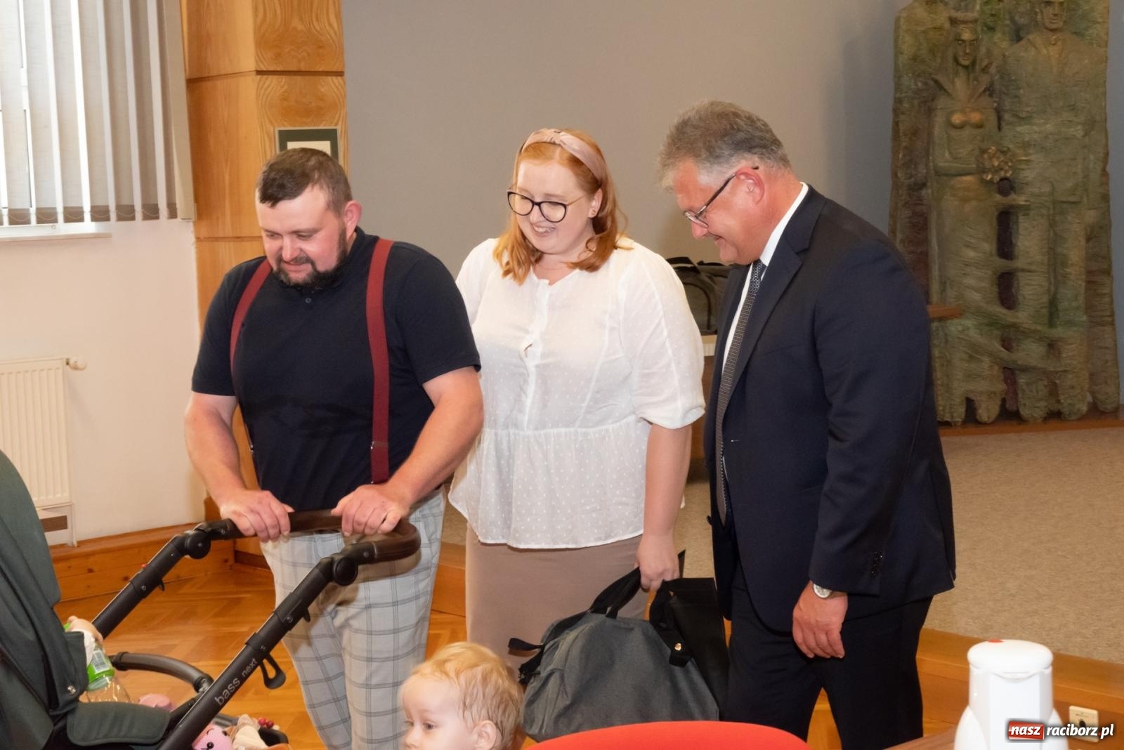 Zdjęcie w galerii na portalu naszraciborz.pl: W Krzyżanowicach przywitano najmłodszych mieszkańców gminy wiadomości z regionu
