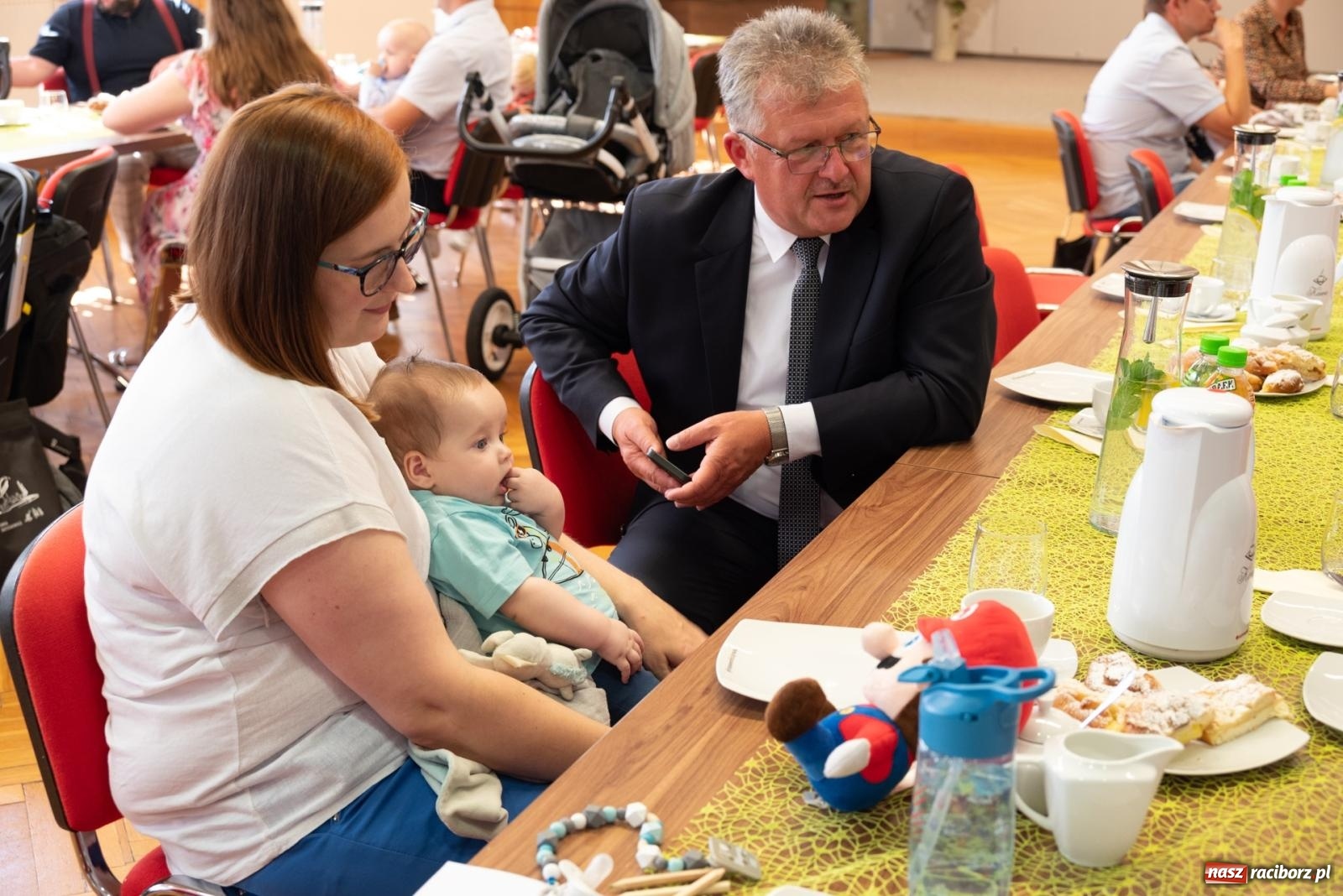 Zdjęcie w galerii na portalu naszraciborz.pl: W Krzyżanowicach przywitano najmłodszych mieszkańców gminy wiadomości z regionu