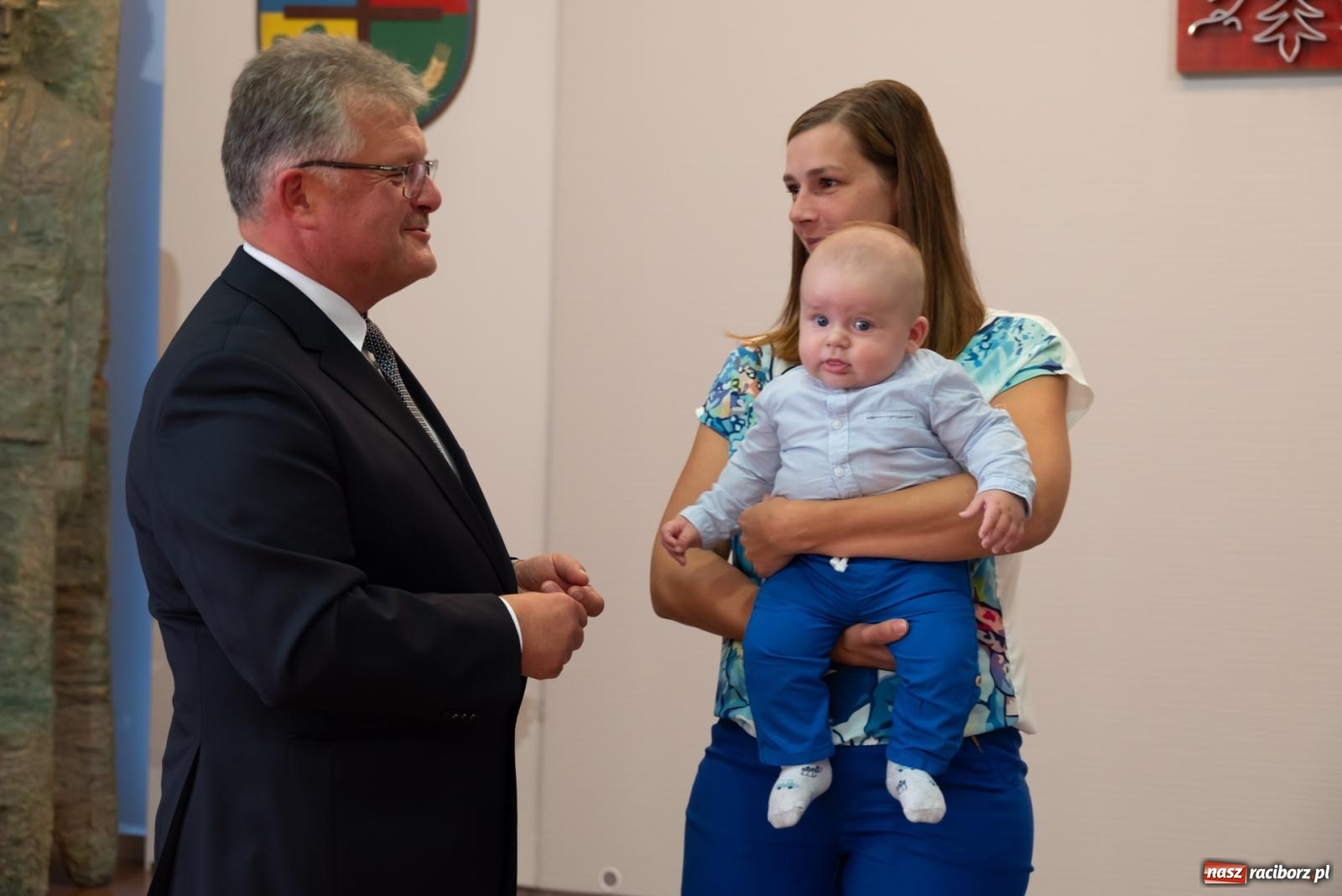 Zdjęcie w galerii na portalu naszraciborz.pl: W Krzyżanowicach przywitano najmłodszych mieszkańców gminy wiadomości z regionu