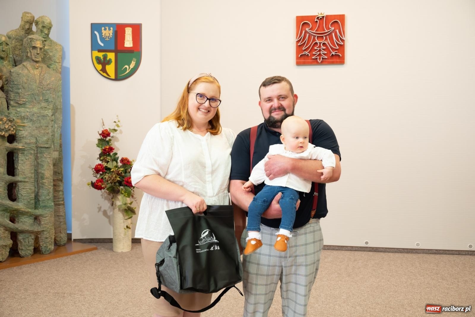 Zdjęcie w galerii na portalu naszraciborz.pl: W Krzyżanowicach przywitano najmłodszych mieszkańców gminy wiadomości z regionu