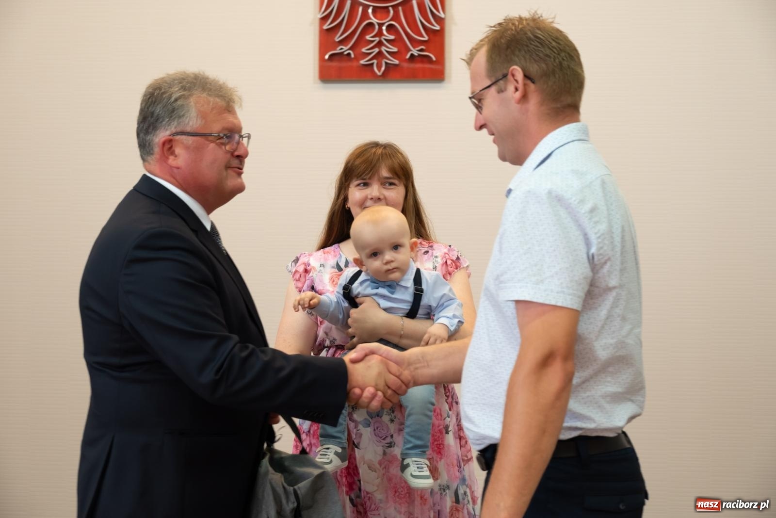 Zdjęcie w galerii na portalu naszraciborz.pl: W Krzyżanowicach przywitano najmłodszych mieszkańców gminy wiadomości z regionu