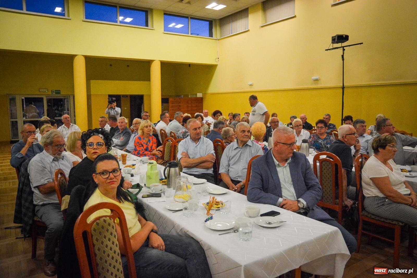 Zdjęcie w galerii na portalu naszraciborz.pl: Dziesięciu wspaniałych. Górnicy z Kobyli wyszli na scenę [FOTO i WIDEO] wiadomości z regionu