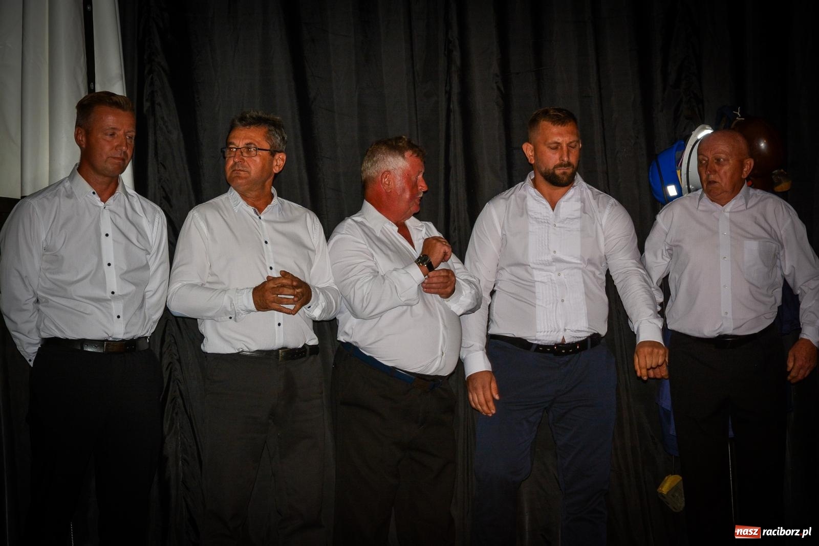 Zdjęcie w galerii na portalu naszraciborz.pl: Dziesięciu wspaniałych. Górnicy z Kobyli wyszli na scenę [FOTO i WIDEO] wiadomości z regionu