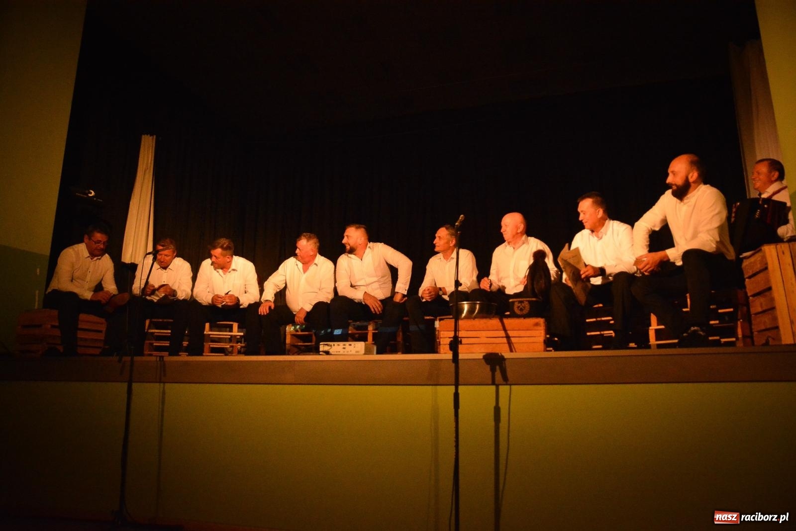 Zdjęcie w galerii na portalu naszraciborz.pl: Dziesięciu wspaniałych. Górnicy z Kobyli wyszli na scenę [FOTO i WIDEO] wiadomości z regionu
