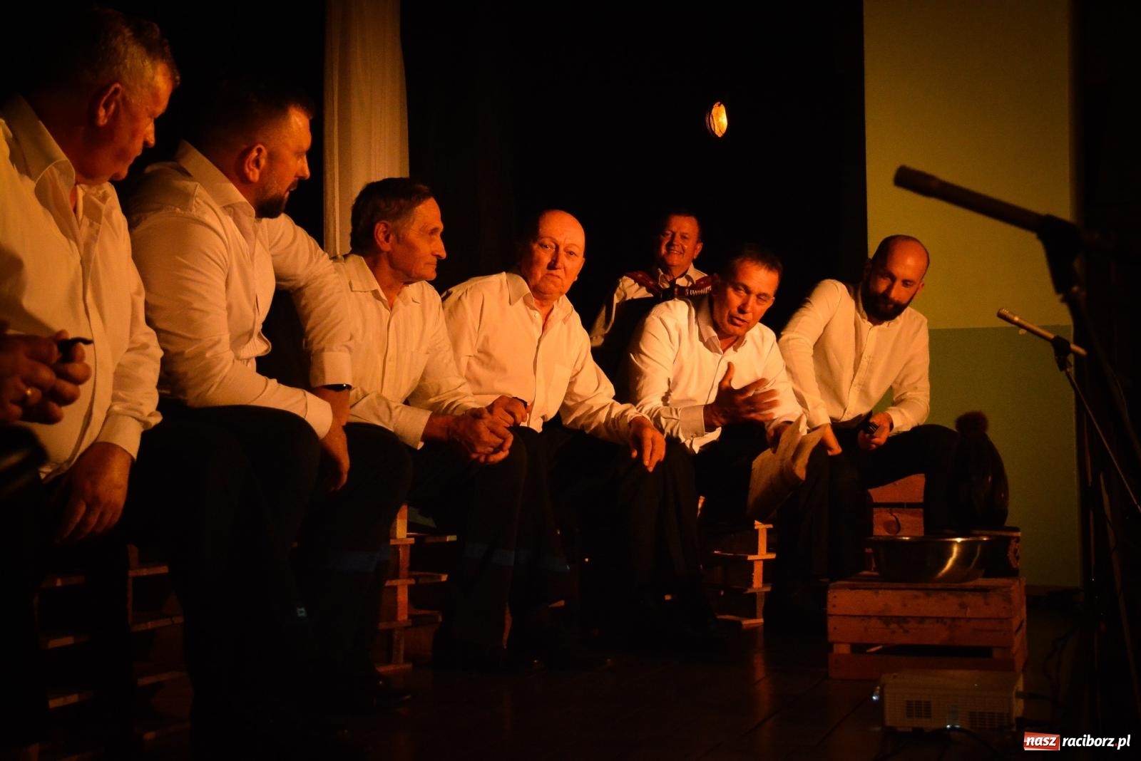 Zdjęcie w galerii na portalu naszraciborz.pl: Dziesięciu wspaniałych. Górnicy z Kobyli wyszli na scenę [FOTO i WIDEO] wiadomości z regionu