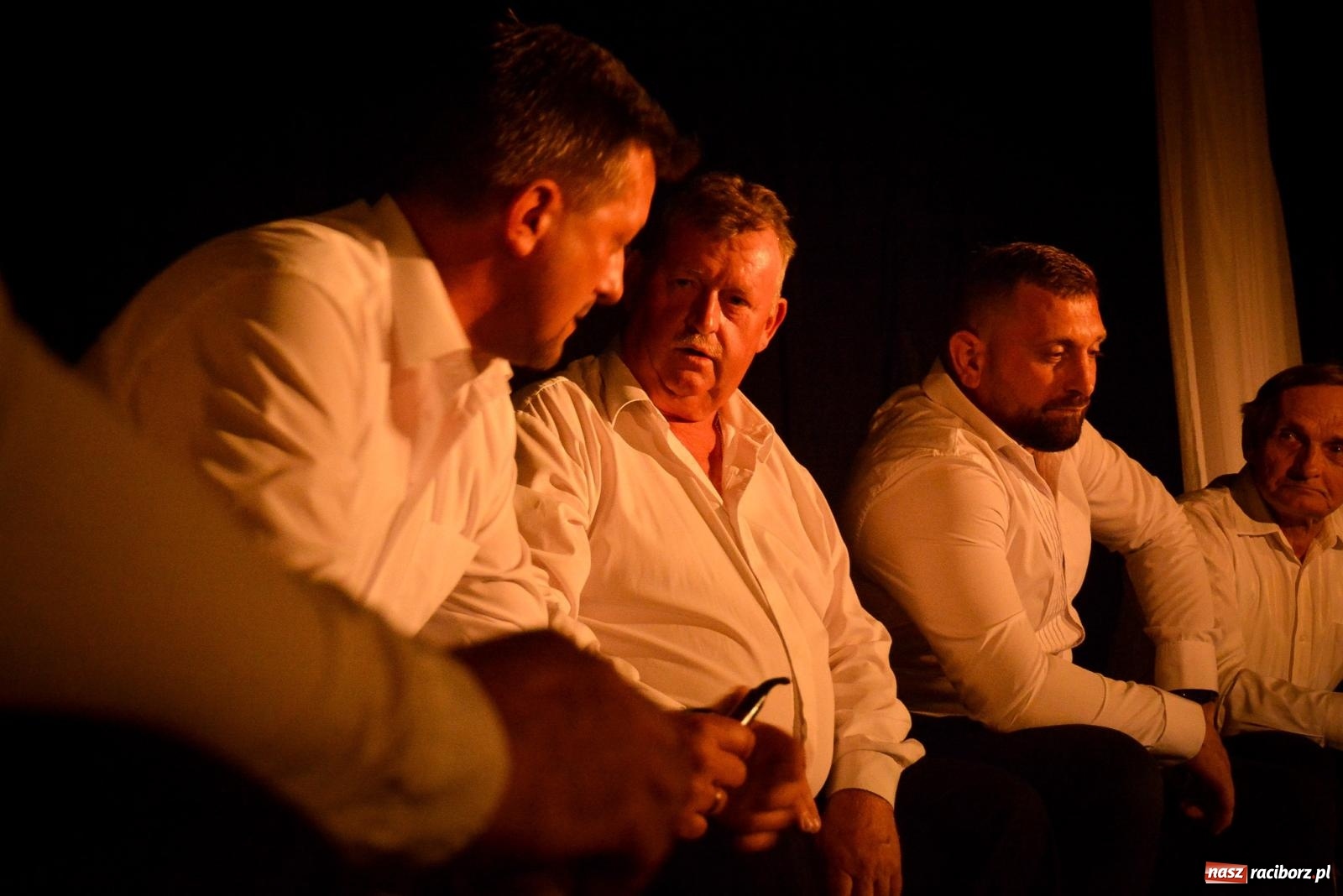 Zdjęcie w galerii na portalu naszraciborz.pl: Dziesięciu wspaniałych. Górnicy z Kobyli wyszli na scenę [FOTO i WIDEO] wiadomości z regionu