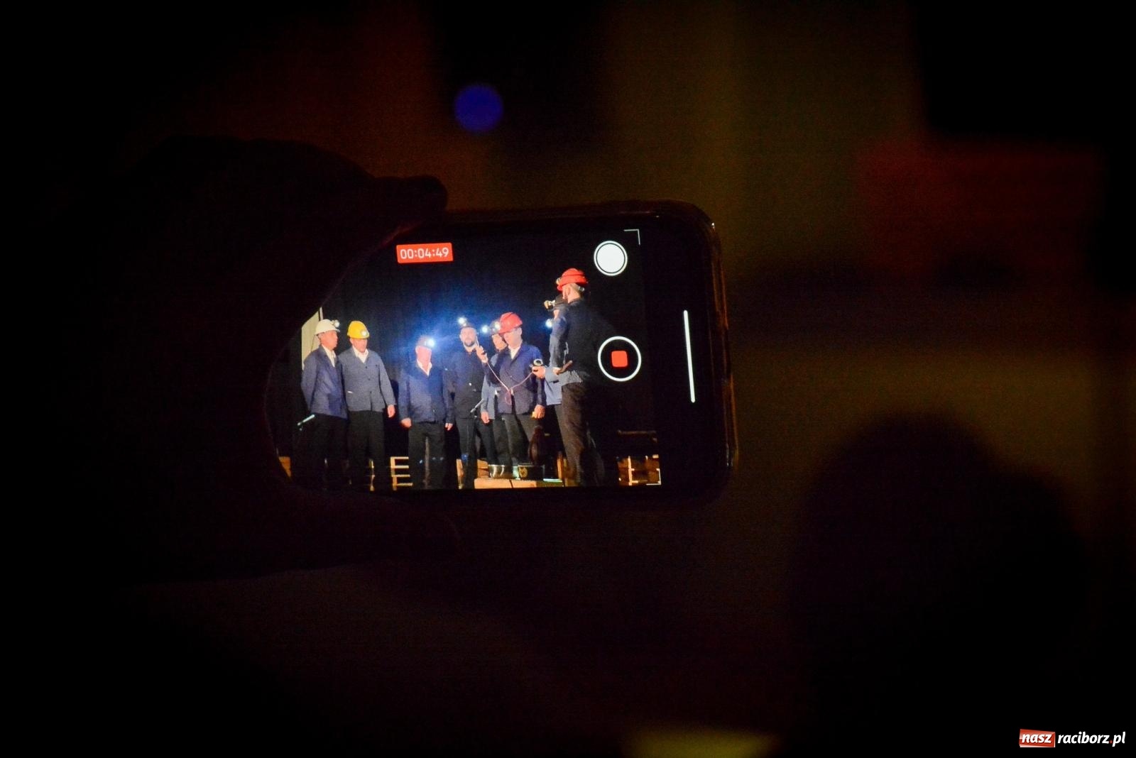 Zdjęcie w galerii na portalu naszraciborz.pl: Dziesięciu wspaniałych. Górnicy z Kobyli wyszli na scenę [FOTO i WIDEO] wiadomości z regionu