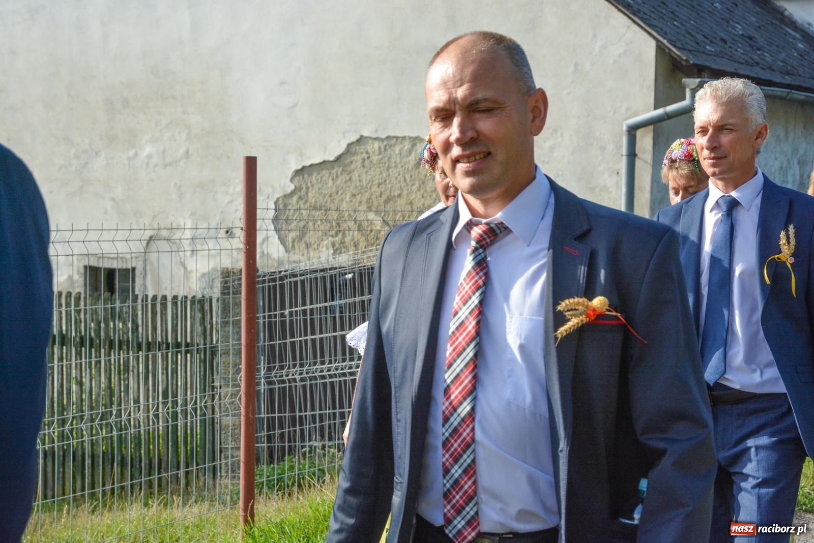 Zdjęcie w galerii na portalu naszraciborz.pl: Dobry futer, silne byki. Brzeźnica korowodem na parafialne dożynki [FOTO i WIDEO] wiadomości z regionu