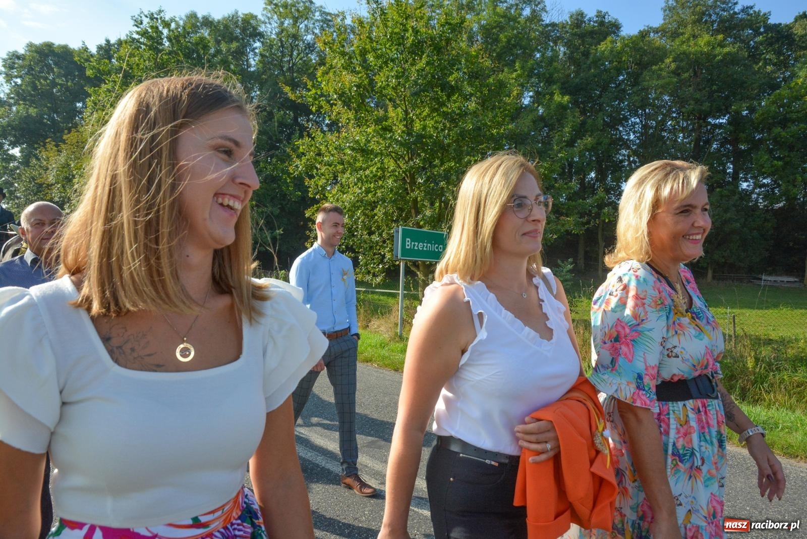 Zdjęcie w galerii na portalu naszraciborz.pl: Dobry futer, silne byki. Brzeźnica korowodem na parafialne dożynki [FOTO i WIDEO] wiadomości z regionu