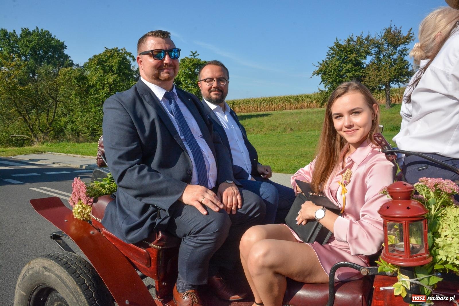 Zdjęcie w galerii na portalu naszraciborz.pl: Dobry futer, silne byki. Brzeźnica korowodem na parafialne dożynki [FOTO i WIDEO] wiadomości z regionu