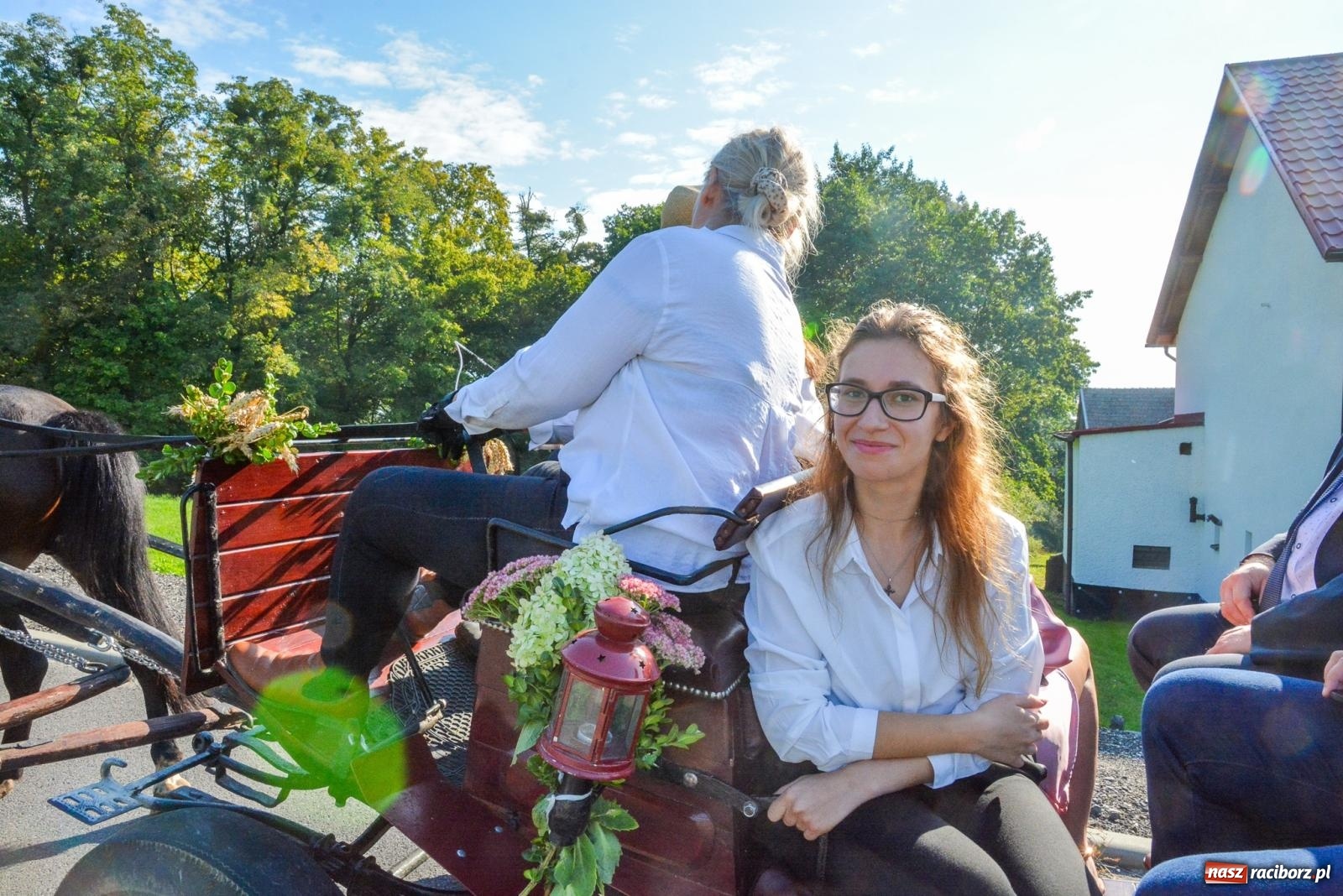 Zdjęcie w galerii na portalu naszraciborz.pl: Dobry futer, silne byki. Brzeźnica korowodem na parafialne dożynki [FOTO i WIDEO] wiadomości z regionu