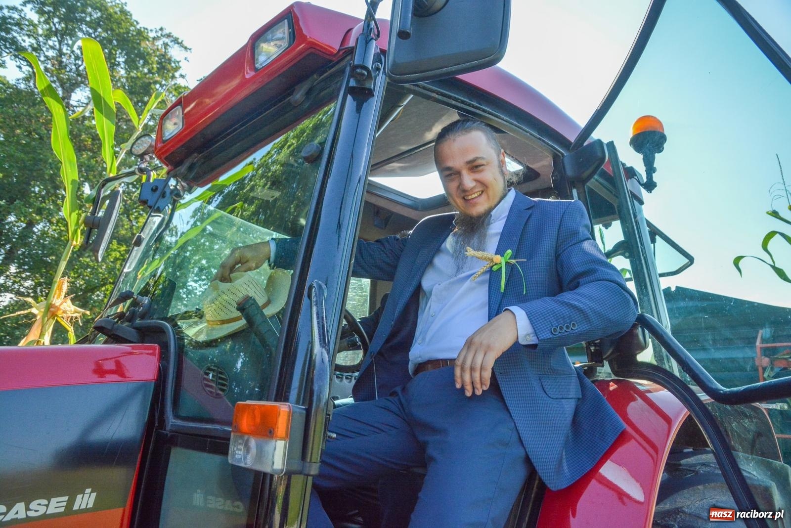 Zdjęcie w galerii na portalu naszraciborz.pl: Dobry futer, silne byki. Brzeźnica korowodem na parafialne dożynki [FOTO i WIDEO] wiadomości z regionu