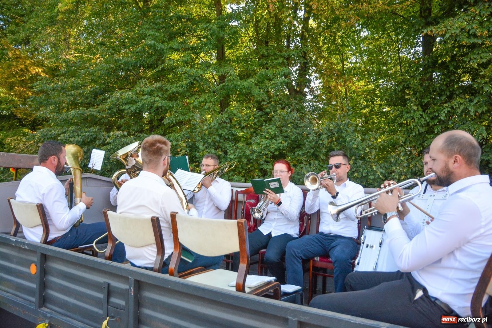 Zdjęcie w galerii na portalu naszraciborz.pl: Dobry futer, silne byki. Brzeźnica korowodem na parafialne dożynki [FOTO i WIDEO] wiadomości z regionu